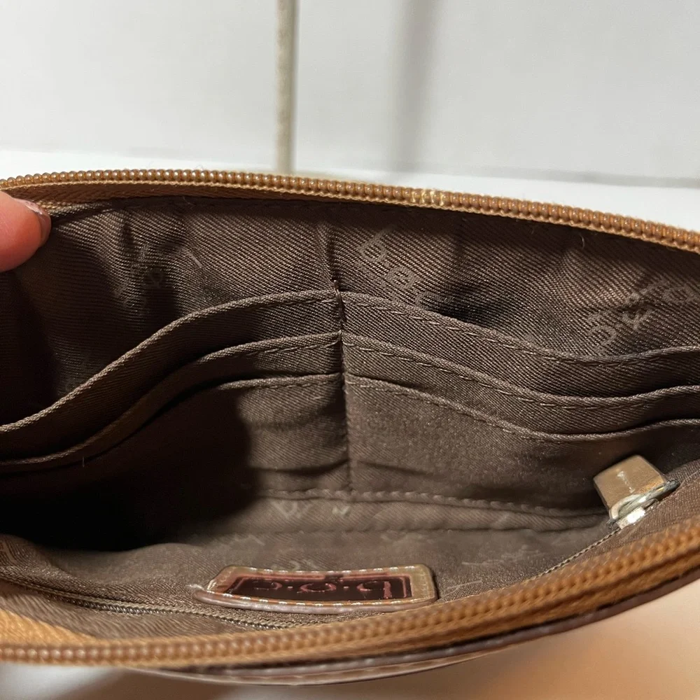Boc zip top clutch/wallet